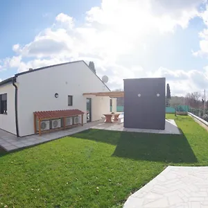 https://brand-new-villa-with-private-pool-on-peaceful-location.in-istria.net