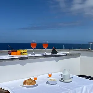 https://sunny-day-deluxe-1.in-canary-islands.com