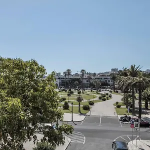 https://rent4rest-estoril-beachfront-apartments.hotels-lisbon-portugal.com